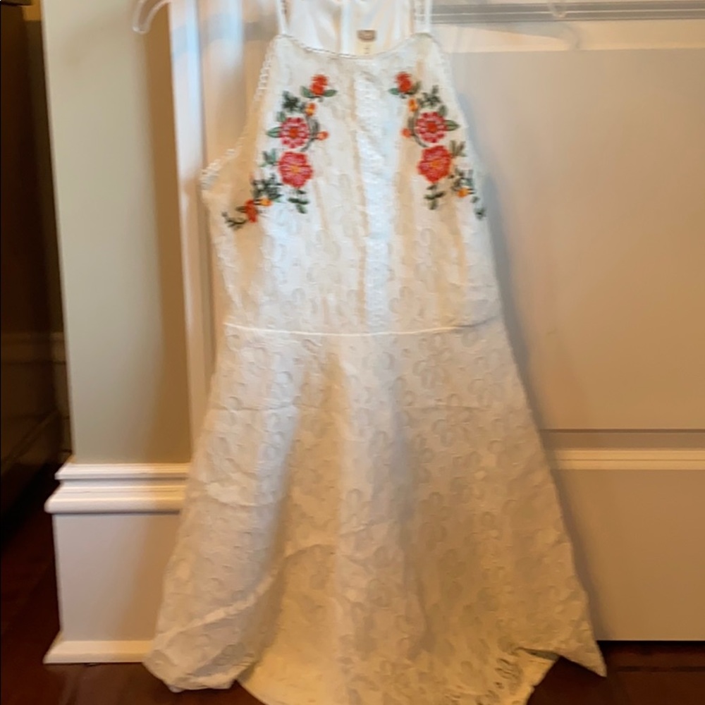 White lace dress